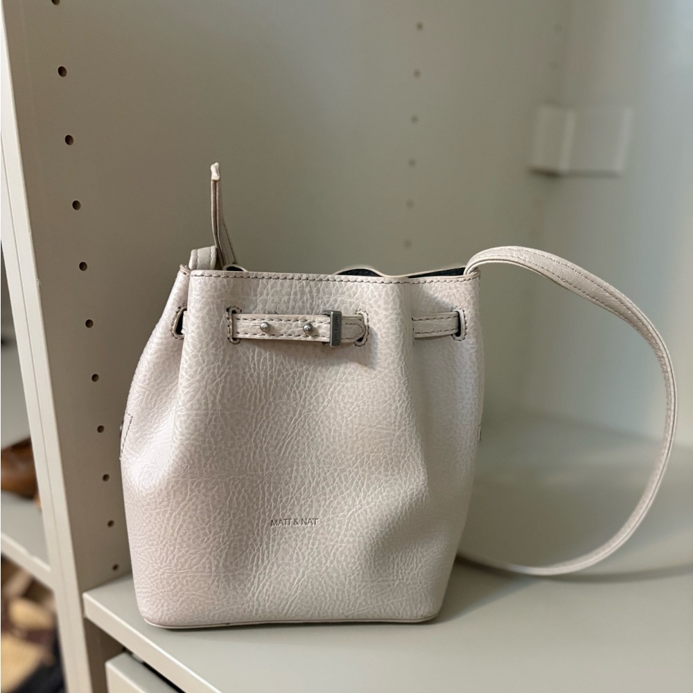 Matt & Nat Bucket Bag with inside wallet.